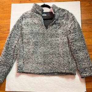 Very good condition. Super soft sweater. Ideal for Fall/Winter